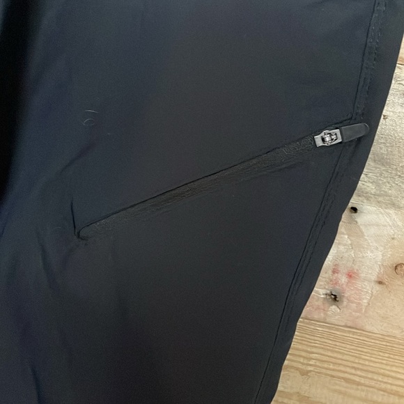 Eddie Bauer size 12 Black Straight Leg Lightweight Two Way Stretch UPF 50 Pants - Picture 5 of 10